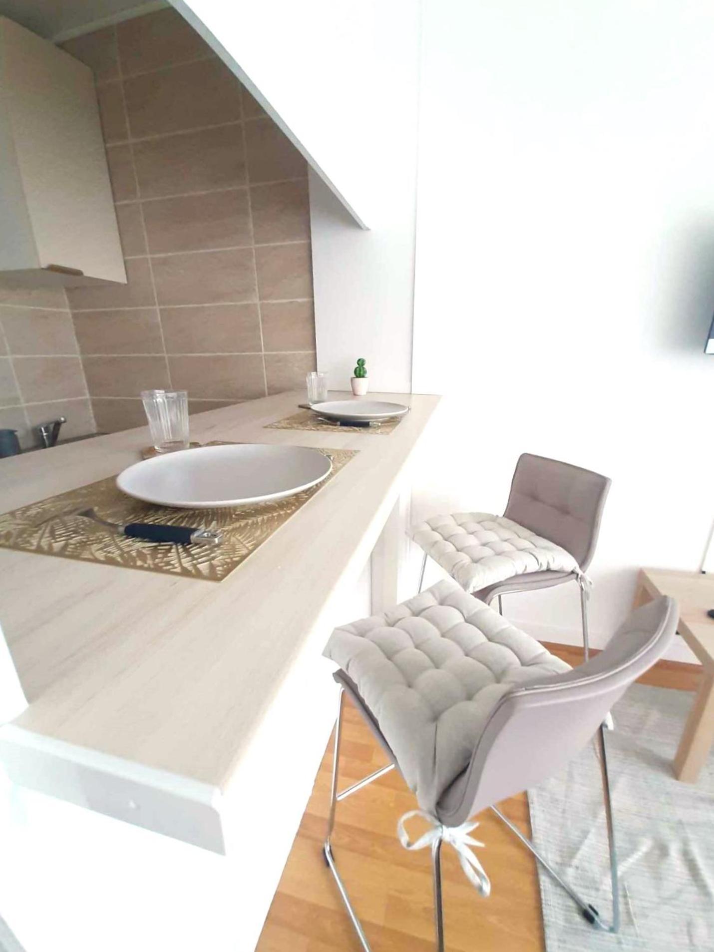 Au Havre Des Sacres - Balcon - Proximite Centre Apartamento Reims Exterior foto